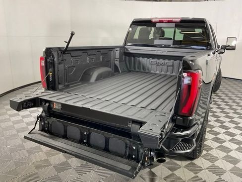Used 2025 GMC Sierra 2500 Denali w/ Denali Reserve Package AWD/4WD image 45