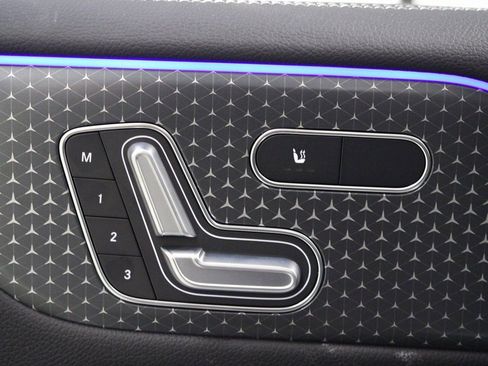 New 2026 Mercedes-Benz GLB 250 4MATIC image 16