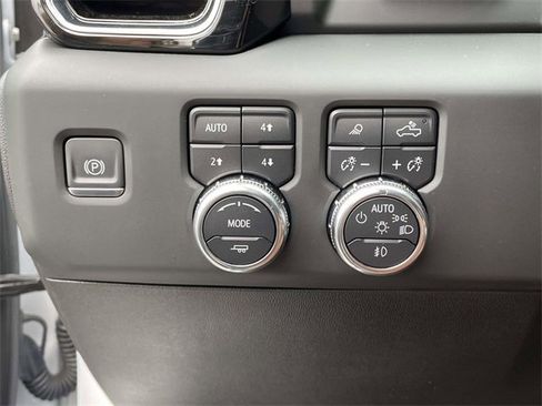 Used 2024 GMC Sierra 3500 Denali Ultimate image 20