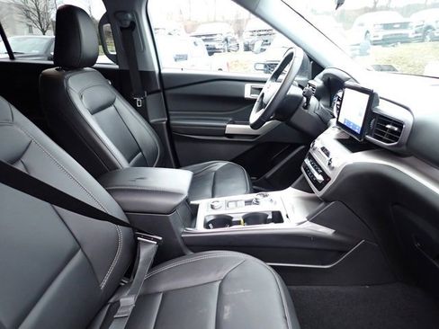 Certified 2023 Ford Explorer XLT w/ Equipment Group 202A image 10