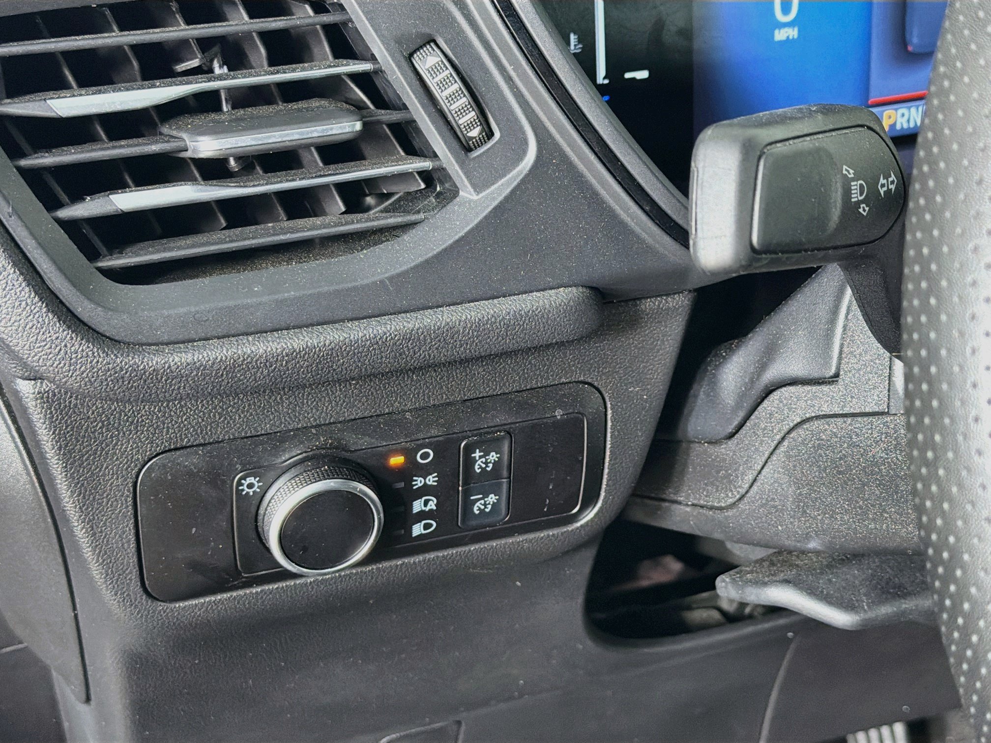 Used 2025 Ford Escape ST-Line FWD image 17
