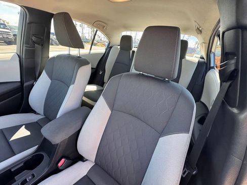Used 2024 Toyota Corolla LE FWD image 19