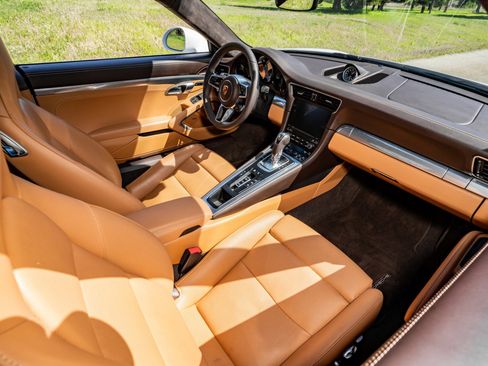 Used 2018 Porsche 911 Carrera S RWD image 9