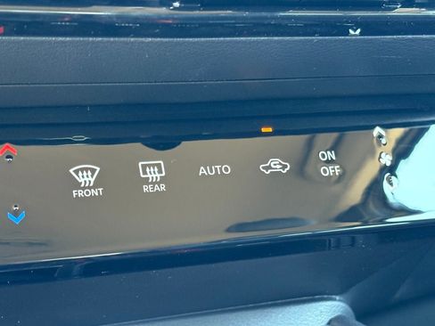 New 2026 Nissan Kicks SR FWD image 17