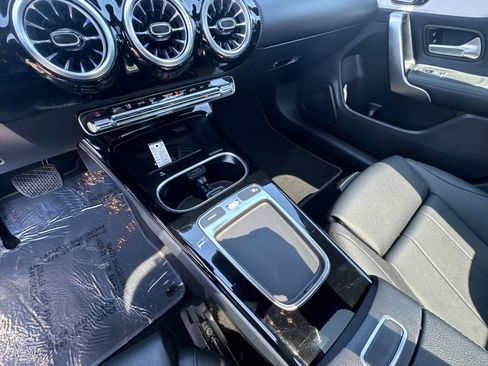 Used 2025 Mercedes-Benz CLA 250 image 31