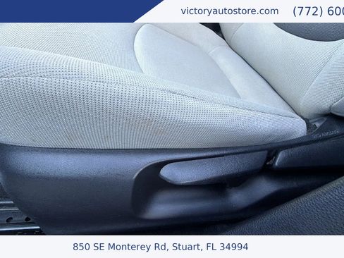 Used 2020 Toyota Corolla LE image 21