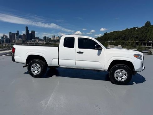 Used 2020 Toyota Tacoma SR RWD image 2