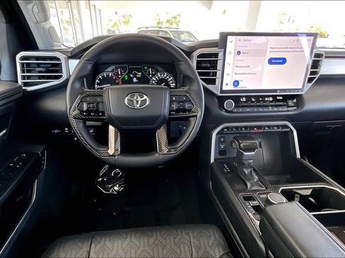 Used 2023 Toyota Tundra Limited AWD/4WD image 9