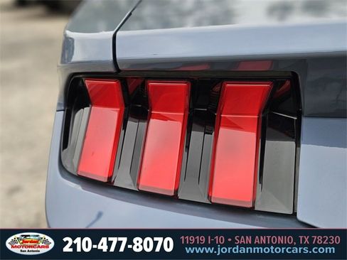 Used 2024 Ford Mustang Coupe image 9