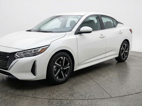 Used 2025 Nissan Sentra SV FWD image 3