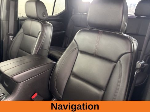 Used 2023 Chevrolet Traverse RS image 11