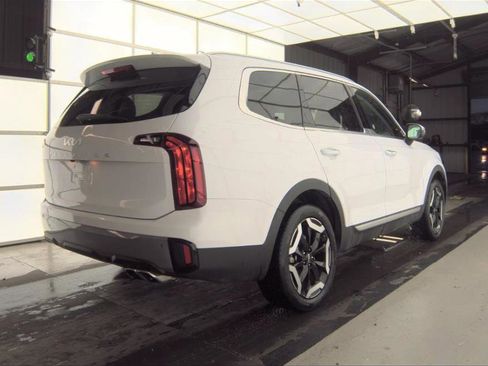Used 2025 Kia Telluride S image 11