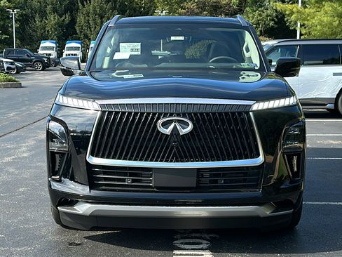 New 2026 INFINITI QX80 Luxe image 3
