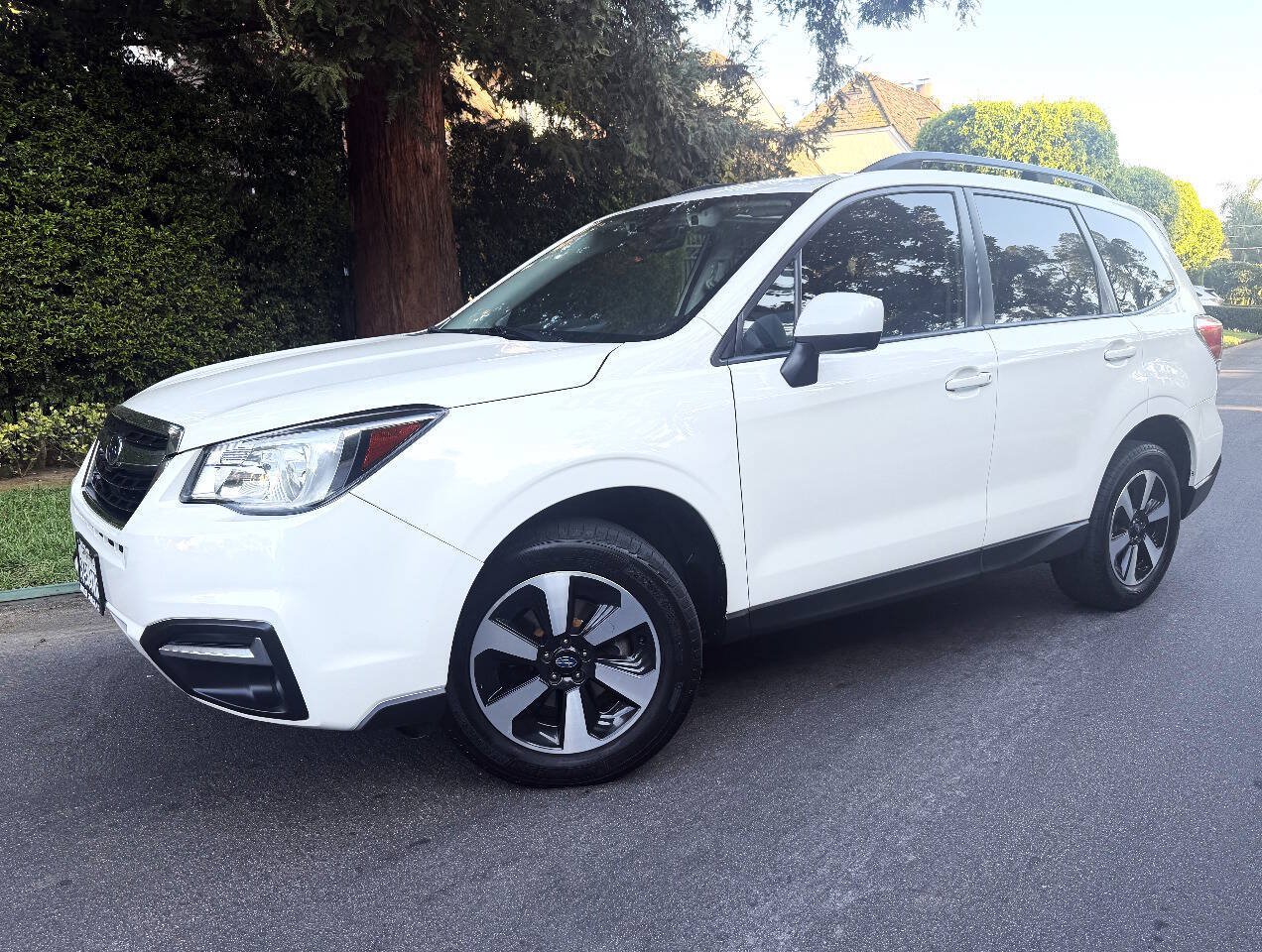 Used 2017 Subaru Forester 2.5i Premium AWD/4WD image 3