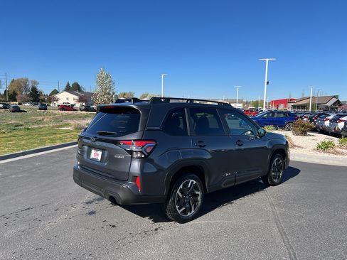 Used 2025 Subaru Forester Limited AWD/4WD image 39