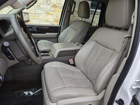 Used 2015 Lincoln Navigator L 2WD image 5