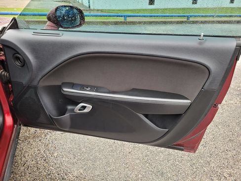 Used 2017 Dodge Challenger SXT w/ Driver Convenience Group RWD image 9