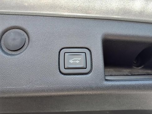 Used 2024 Chevrolet Equinox LT FWD image 24