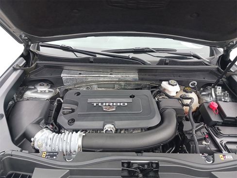 Used 2024 Cadillac XT4 Premium Luxury image 14