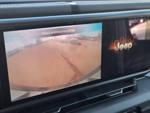 Used 2024 Jeep Wrangler High Altitude image 20