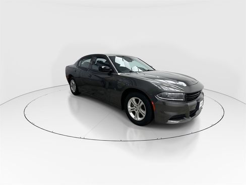 Used 2023 Dodge Charger SXT image 2