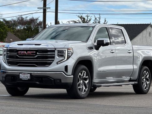 Used 2022 GMC Sierra 1500 SLT w/ SLT Convenience Package image 9