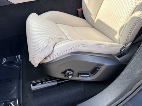 New 2026 Volvo XC90 B6 Ultra w/ Lounge Package AWD/4WD image 11