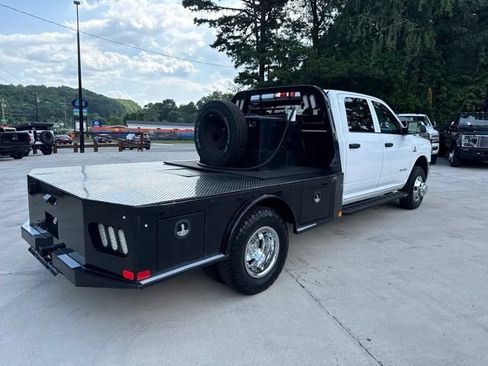 Used 2021 RAM 3500 Tradesman w/ Chrome Appearance Group AWD/4WD image 6