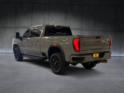 Used 2024 GMC Sierra 2500 AT4 w/ Technology Package AWD/4WD image 3