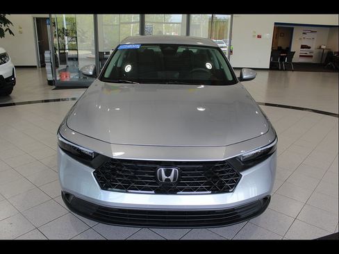 Certified 2025 Honda Accord LX image 2