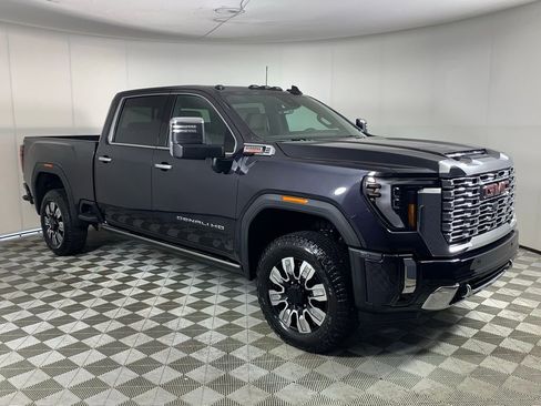 New 2026 GMC Sierra 2500 Denali w/ Denali Reserve Package image 10