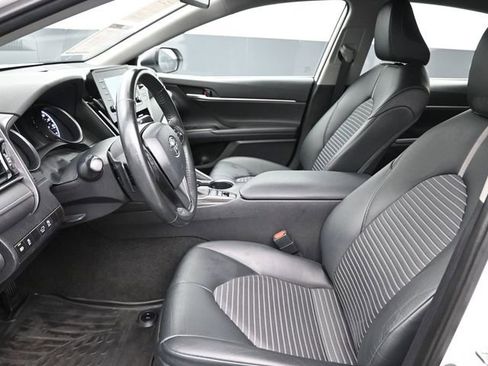 Used 2024 Toyota Camry SE image 13