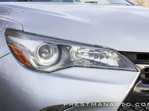 Used 2016 Toyota Camry SE image 18