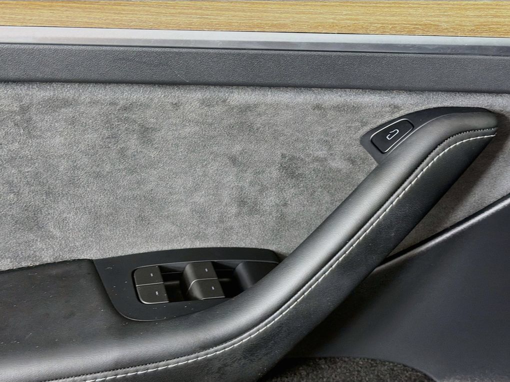 Used 2023 Tesla Model Y Performance AWD/4WD image 19