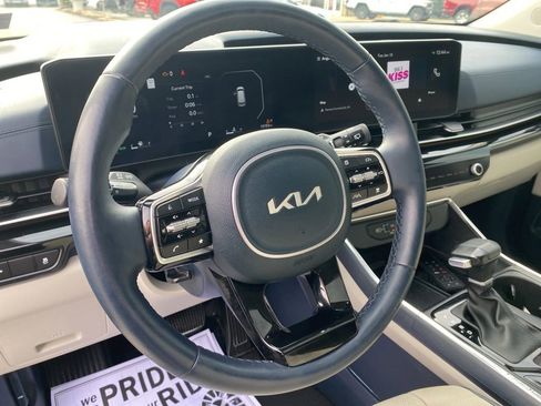 Certified 2025 Kia Carnival SX Prestige image 31