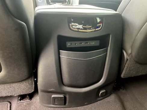 Used 2019 Cadillac Escalade Premium Luxury image 30