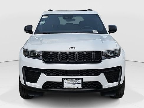 New 2026 Jeep Grand Cherokee Laredo image 8