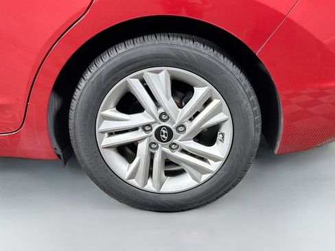 Used 2020 Hyundai Elantra SEL FWD image 36
