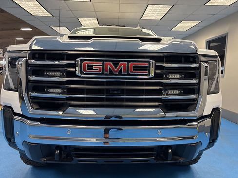 Certified 2025 GMC Sierra 2500 SLT w/ SLT Premium Package image 15