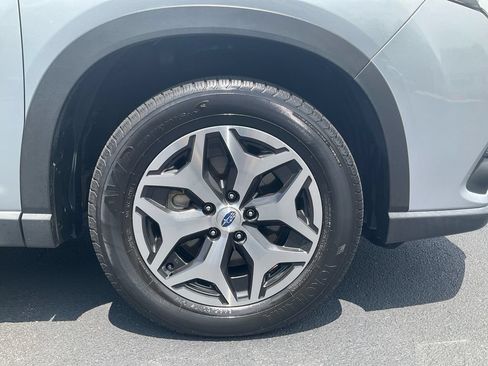 Used 2023 Subaru Forester Premium AWD/4WD image 10