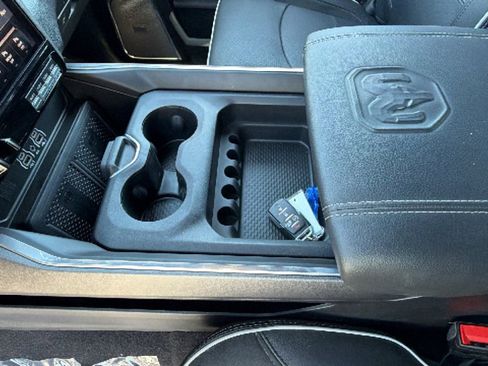 Used 2025 RAM 2500 Laramie AWD/4WD image 13