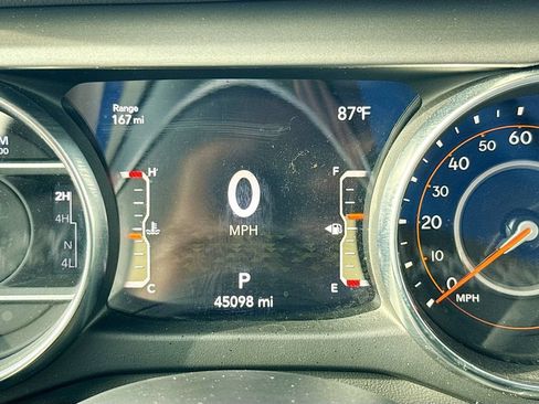 Used 2023 Jeep Gladiator Overland AWD/4WD image 13