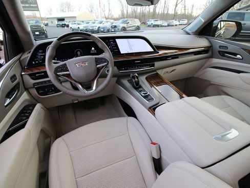 Used 2024 Cadillac Escalade ESV Sport Platinum w/ LPO, ONYX Package image 12