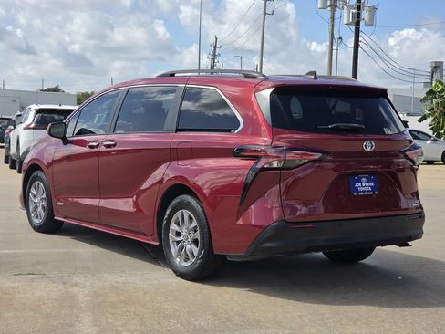 Used 2021 Toyota Sienna XLE FWD image 7