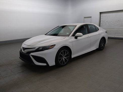 Used 2023 Toyota Camry SE FWD image 2