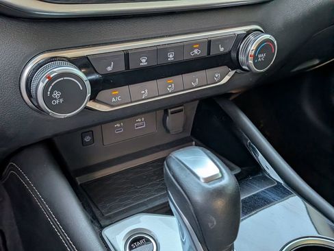 Used 2024 Nissan Altima 2.5 SV w/ SV Premium Package image 22