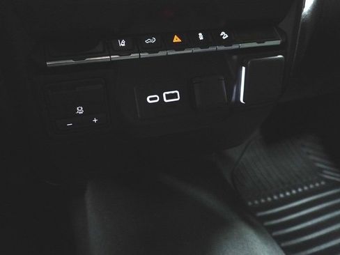 Used 2024 Chevrolet Silverado 2500 Custom w/ Custom Convenience Package image 25