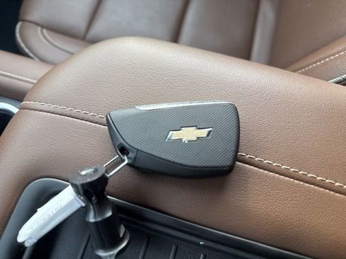 Used 2024 Chevrolet Suburban High Country w/ Advanced Technology Package image 67