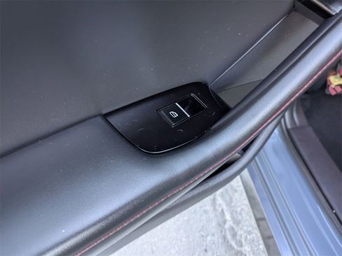 Used 2023 MAZDA MAZDA3 s image 27