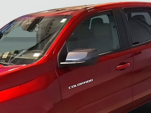 Used 2023 Chevrolet Colorado LT w/ LT Convenience Package II image 8